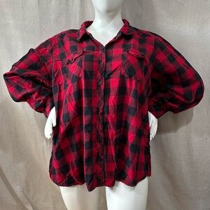 Torrid 5 red black checkered plaid long sleeve button up shirt